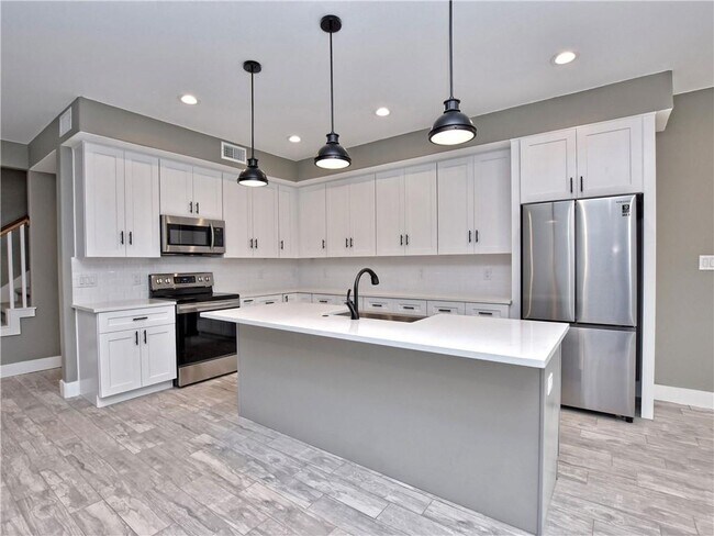 Building Photo - 16310 Forest Way