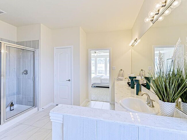 Building Photo - 173 Dina Ln