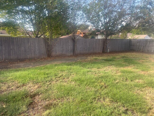 Building Photo - Beautiful 2 Story Updated Home in Grand Prairie