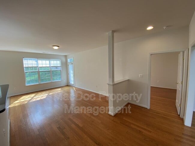 Building Photo - 1012 Maureen Dr