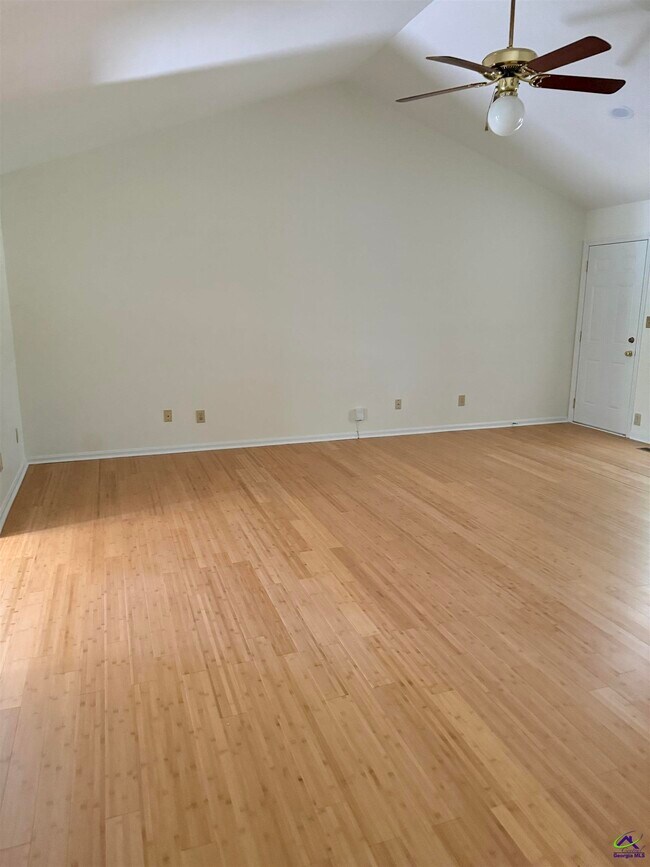 Building Photo - 421 Granada Terrace