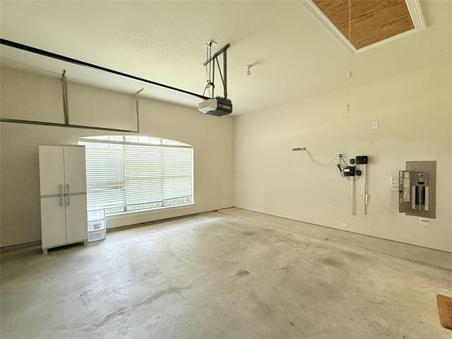 Building Photo - 7304 Meadow Glen Dr