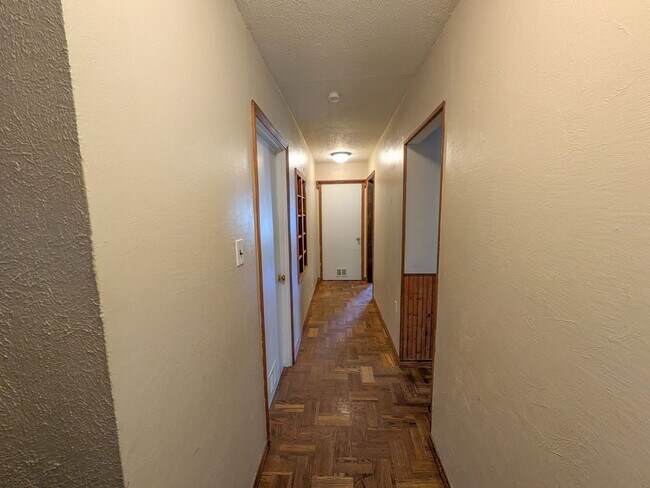 Building Photo - 770 Peyton Dr