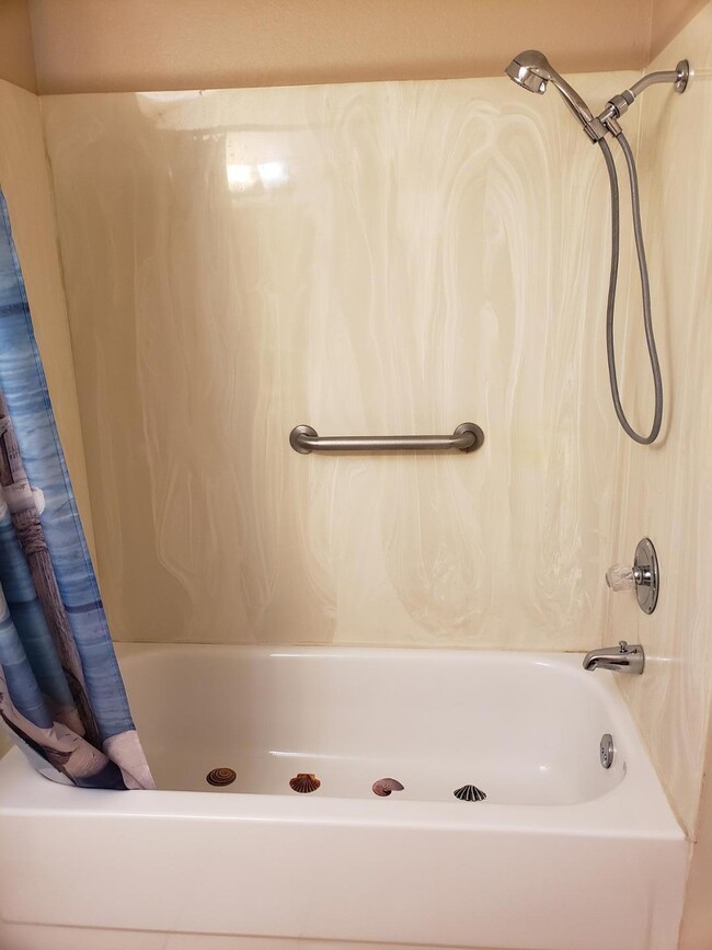 Building Photo - 9626 W Mountain View Rd