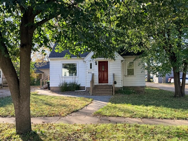 Building Photo - 412 6th Ave