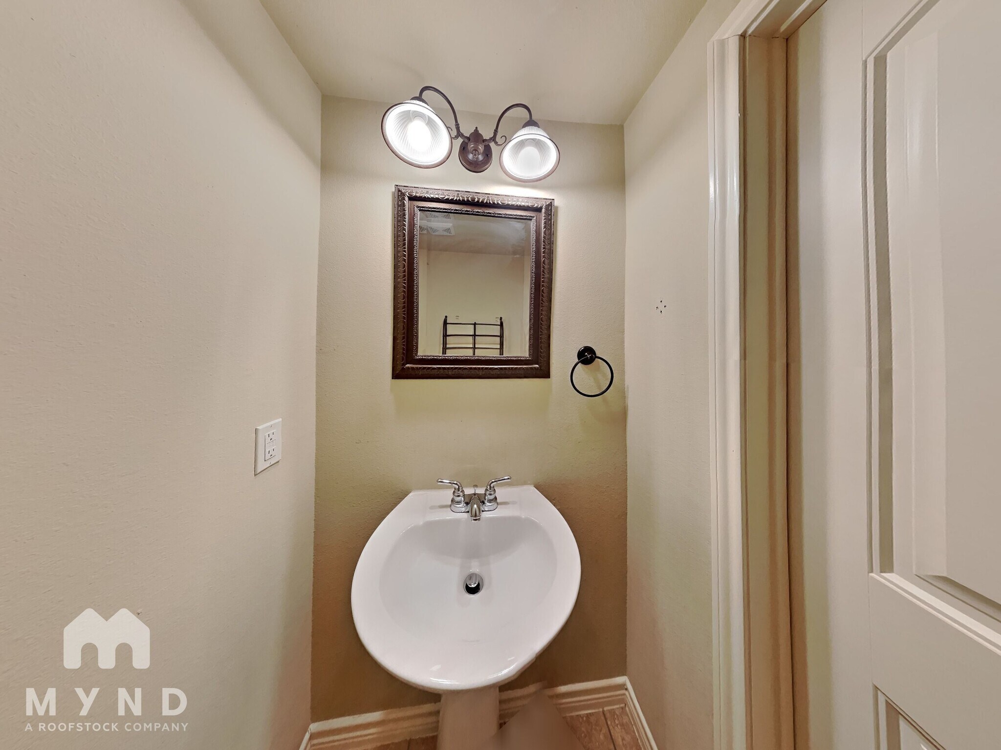 Building Photo - 902 Parkplace Rdg