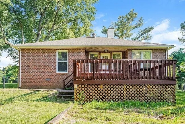 Building Photo - 823 Hadley Rd