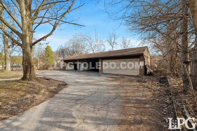 Building Photo - 1665 Brownstone Blvd