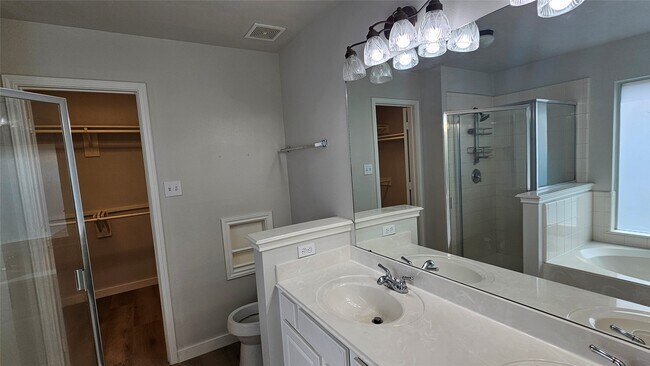Building Photo - 18015 Willow Cliff Ln
