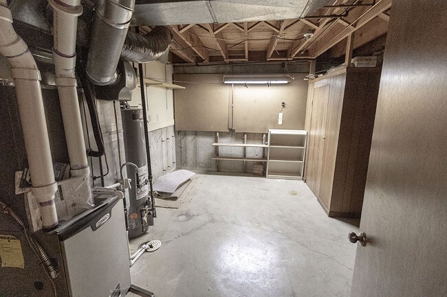 Building Photo - 306 W Briarwood Ln