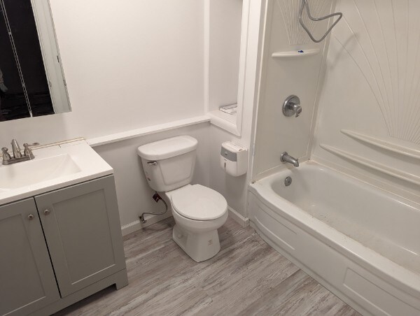 Building Photo - 63671 Harriet Rd