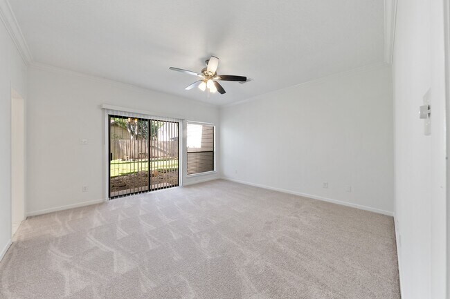 Building Photo - 819 Millpond Dr