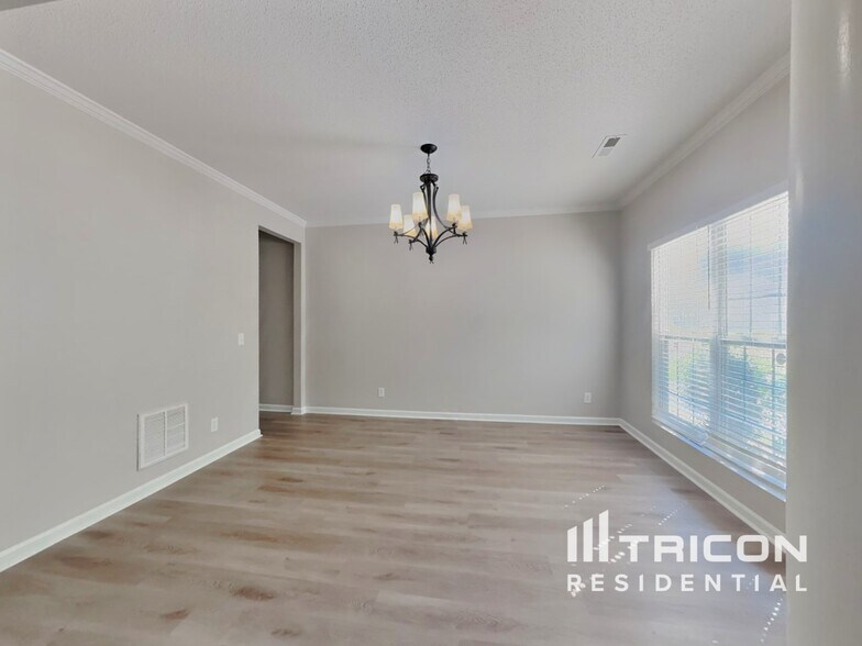 Building Photo - 3681 McGinty Dr