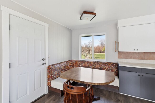 Building Photo - 4 Bed 2 Bath - Pet Friendly - Groups - Landscaping Included - NAS Whidbey