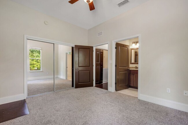 Building Photo - Midtown Tallahassee Townhome