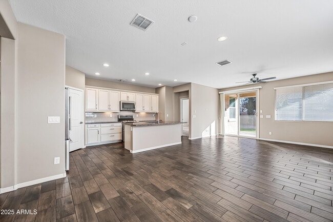 Building Photo - 2373 Farrier Way