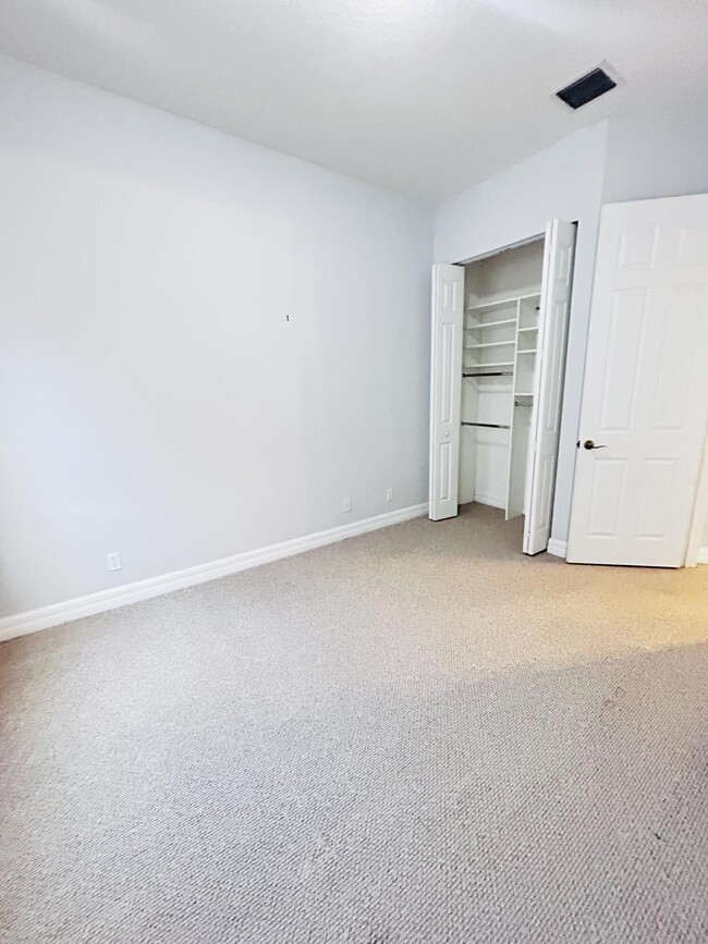 Building Photo - 119 Ennis Ln