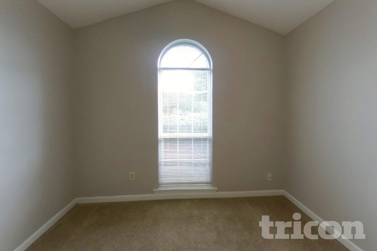 Building Photo - 705 Claven Ct