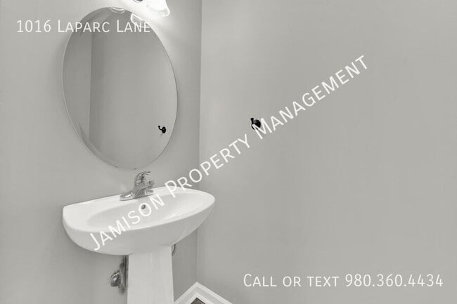 Building Photo - 1016 Laparc Ln