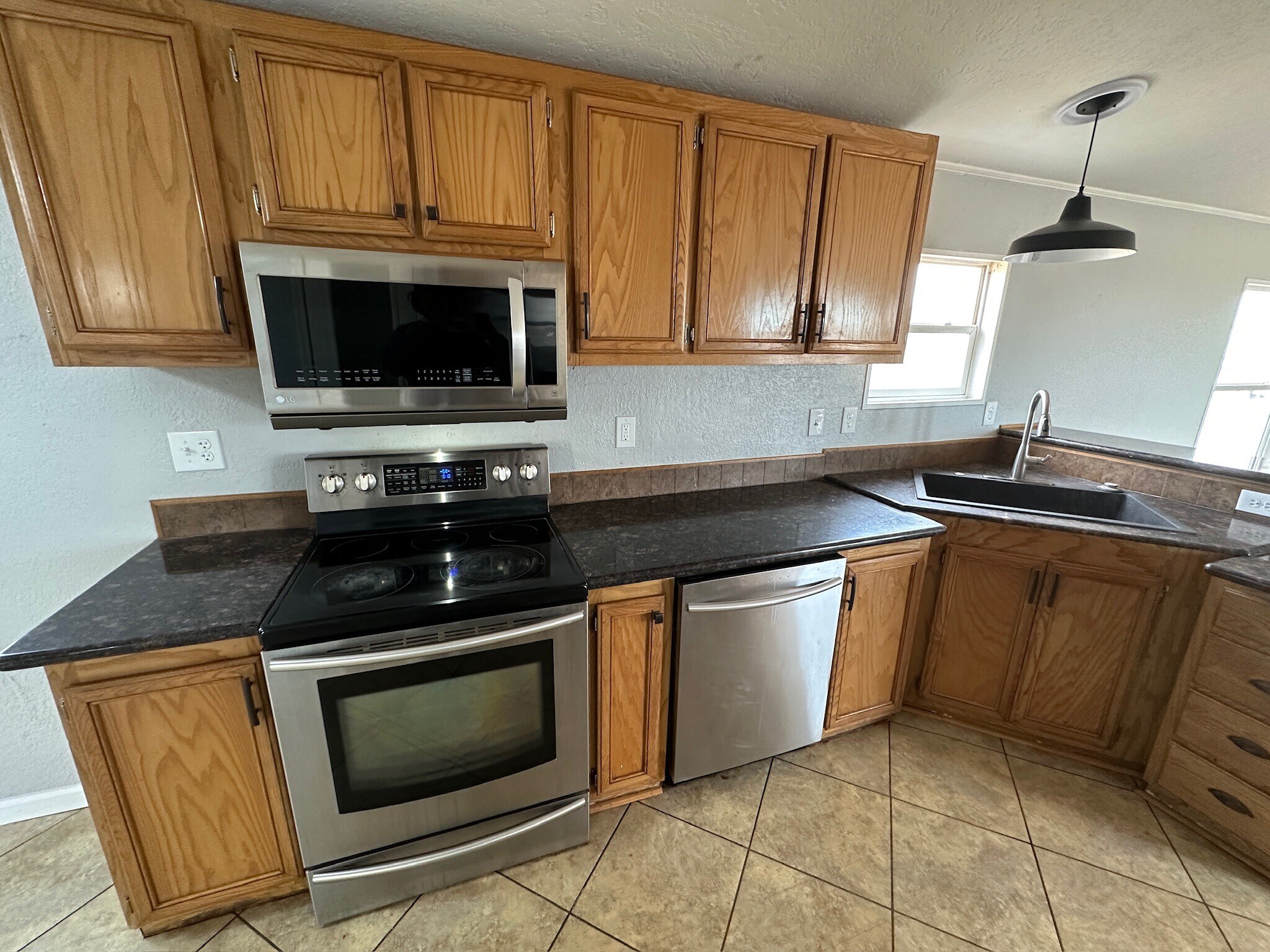 Building Photo - 7301 E County Road 62