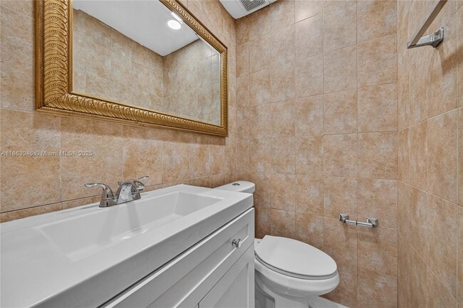 Building Photo - 301 Bonaventure Blvd