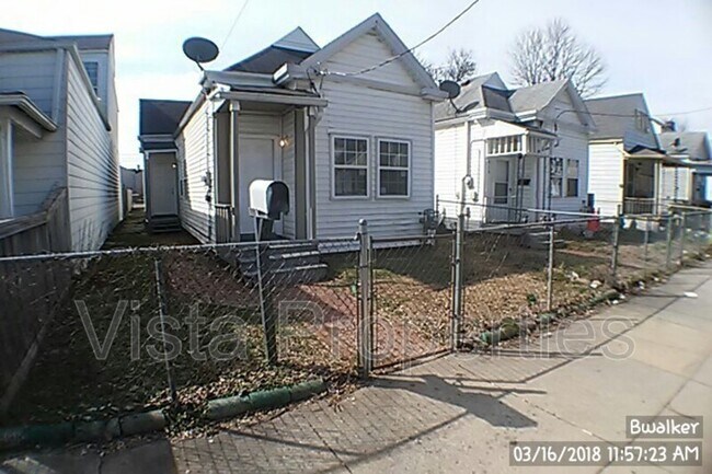 Primary Photo - 420 Marret Ave