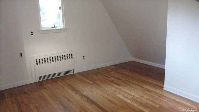 Building Photo - 100 Hicks Ln