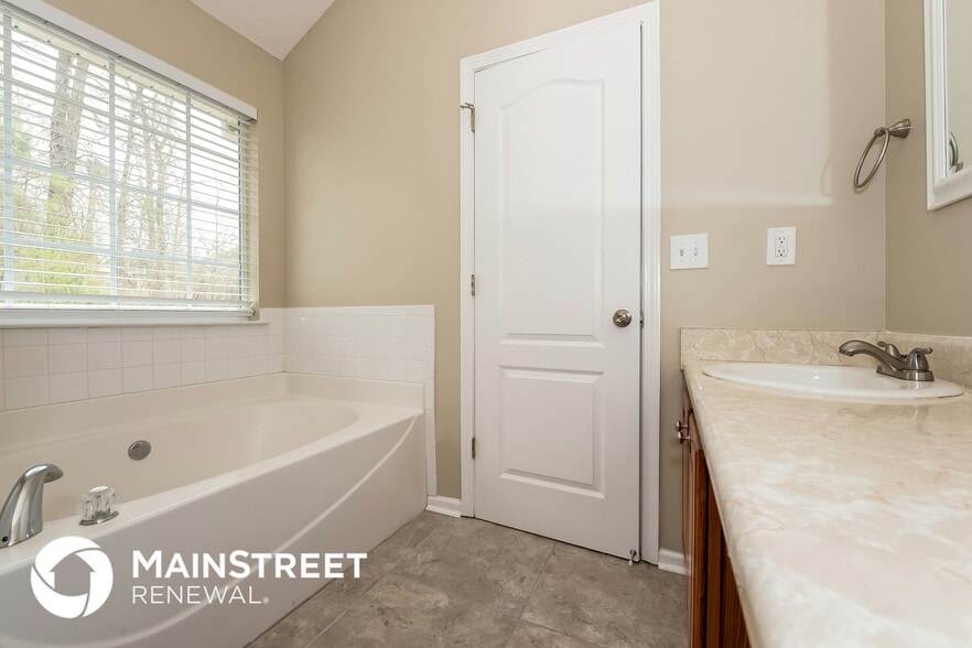 Building Photo - 2091 Dylan Ct