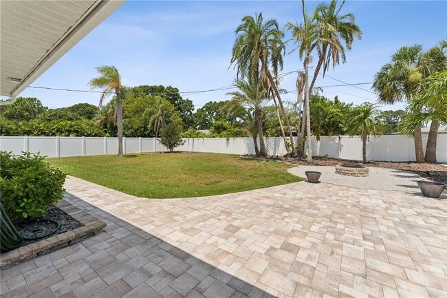 Building Photo - 3800 Bayshore Blvd NE