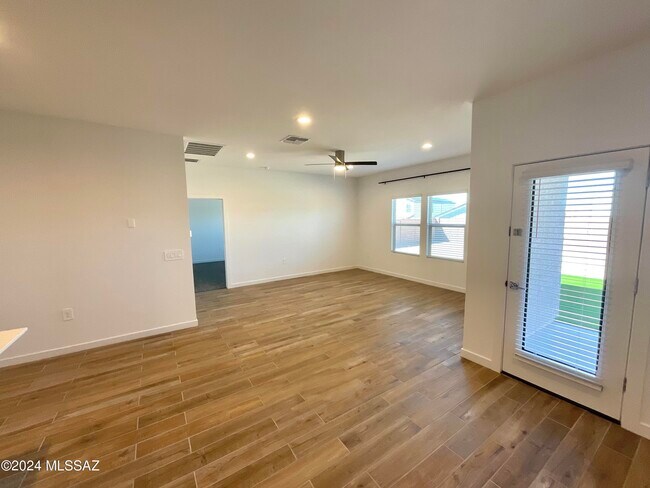 Building Photo - 12815 E Russo Dr