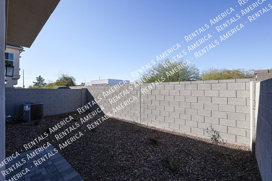 Building Photo - 17052 N 50th St