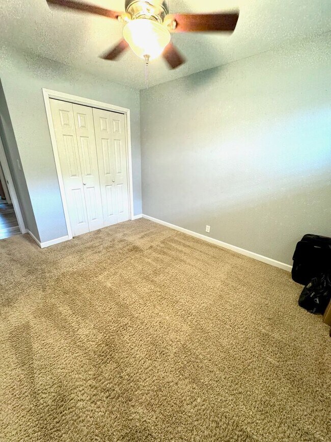Building Photo - Spacious McAlester Home with Workshop Acce...