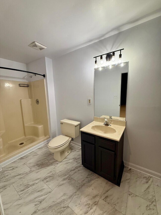 Building Photo - 800 Palomino Ln