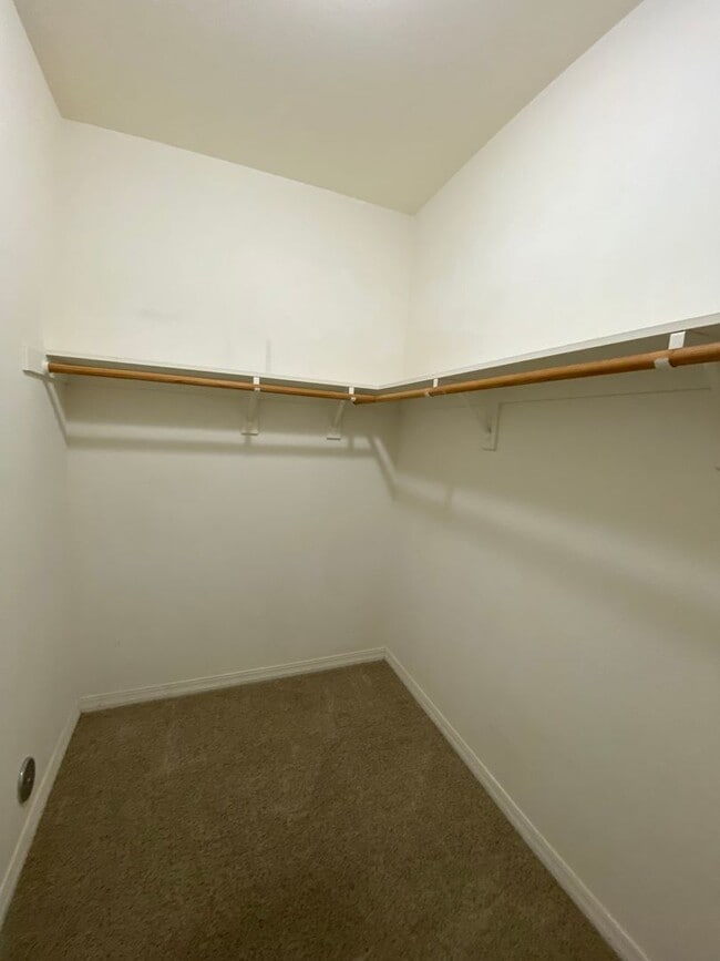 Building Photo - Beautiful Somerset Single Story Townhome N...