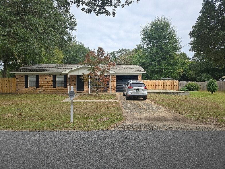 Primary Photo - 4752 Pecanwood Pl