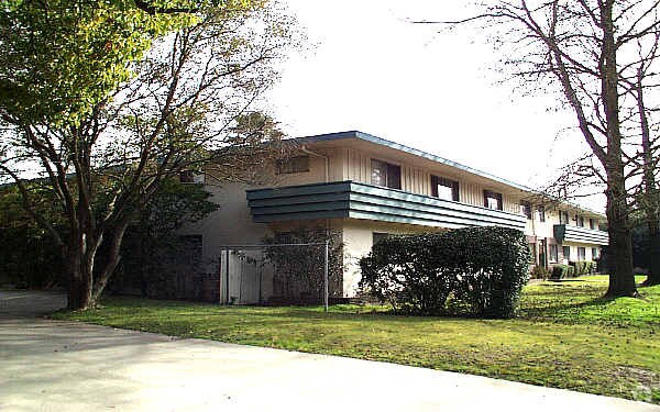 Building Photo - The Rivera