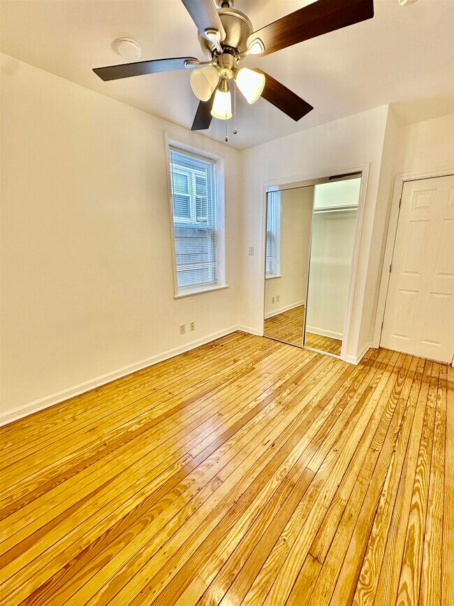 Building Photo - 247 Clendenny Ave