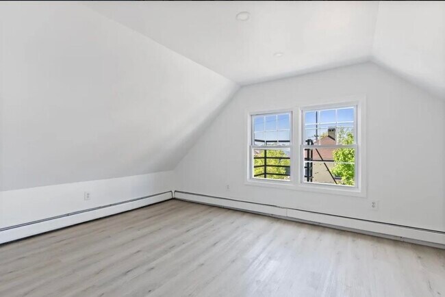 Building Photo - 1001 80th St