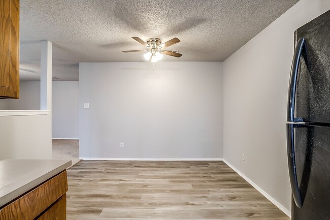 Building Photo - 2521 Indigo Ln