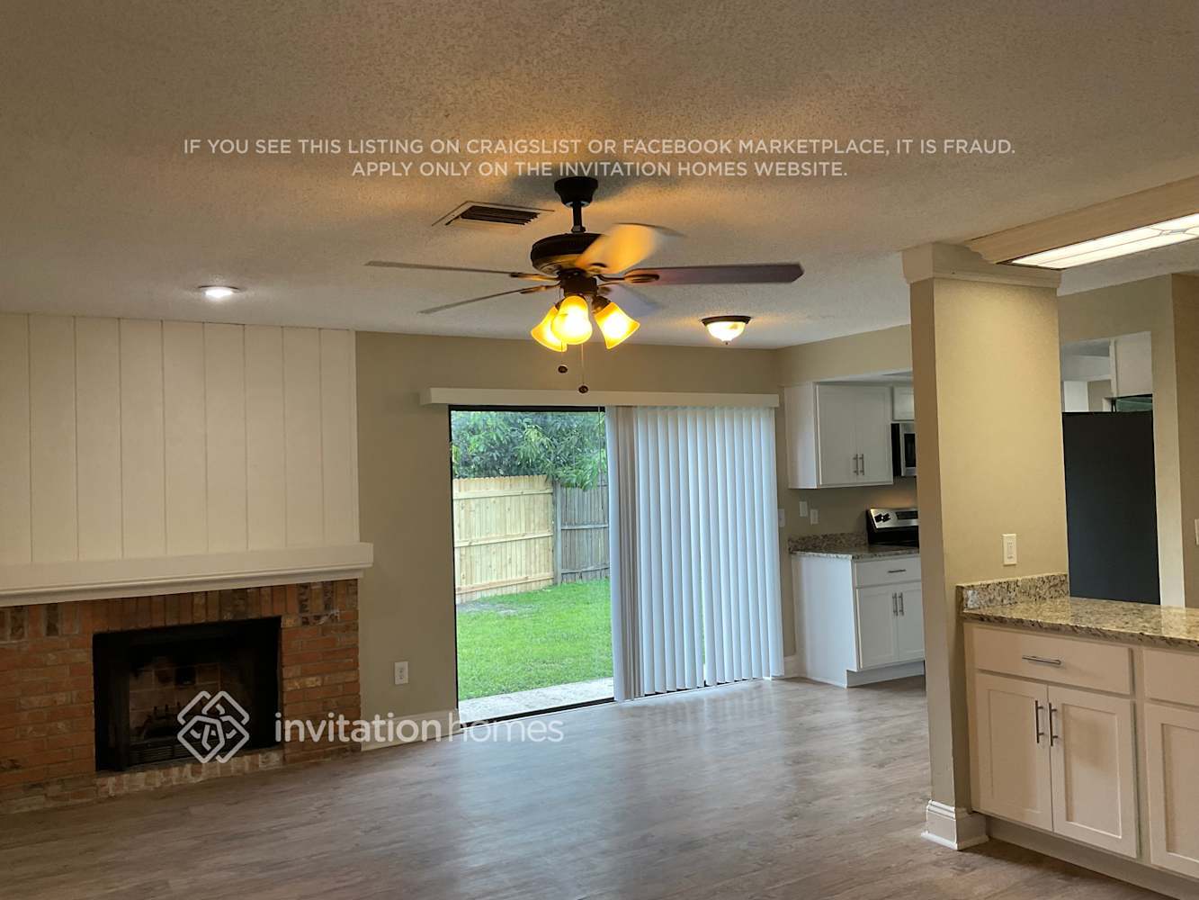 Building Photo - 15642 Bear Creek Dr