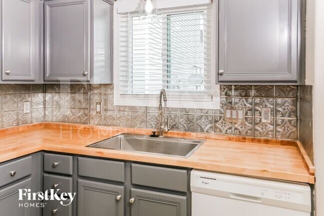 Building Photo - 10234 Orchard Grass Ct