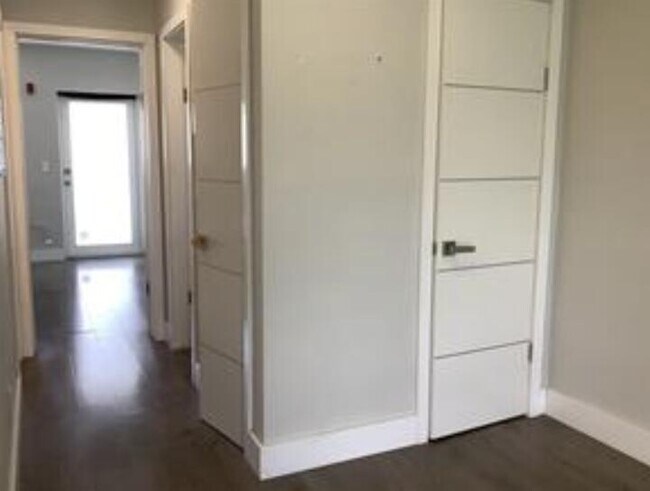 Building Photo - 455 Golden Isles Dr