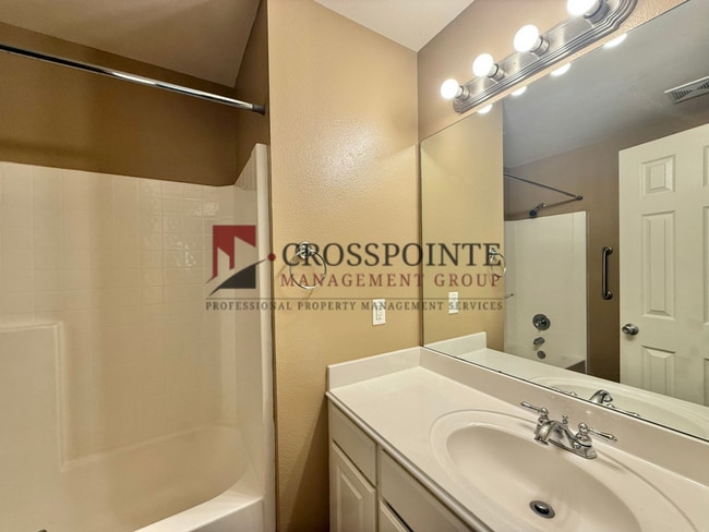Building Photo - Tour Today! 4 Bedroom 2 Bathroom Home in Lindale!