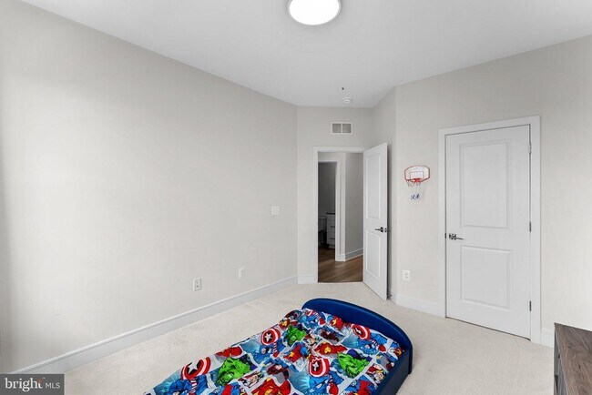 Building Photo - 42133 Shining Star Sq