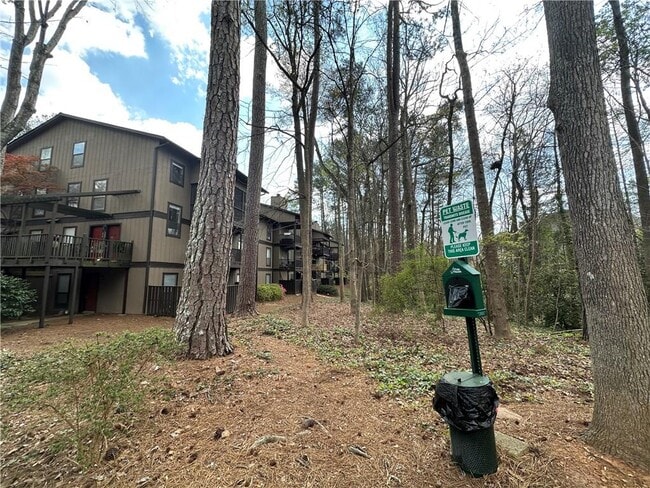 Building Photo - 303 River Run Dr