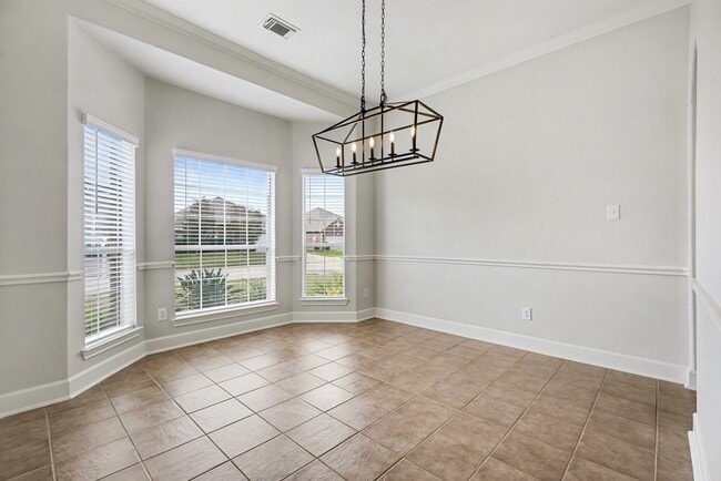 Building Photo - 809 Hallmark Oak St