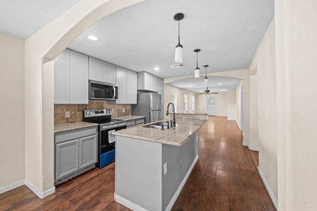 Building Photo - 2821 Holman St