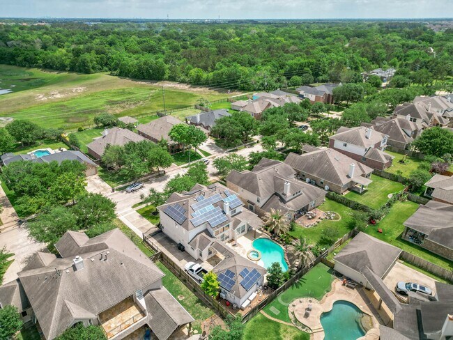 Building Photo - 1510 Lake Grayson Dr