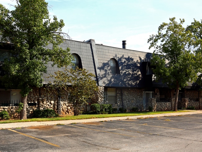 Exterior - Vines at Eleanor