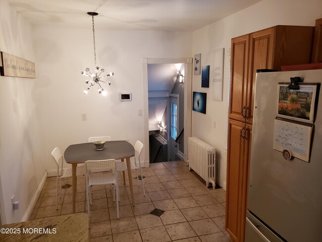 Building Photo - 393 N Bath Ave